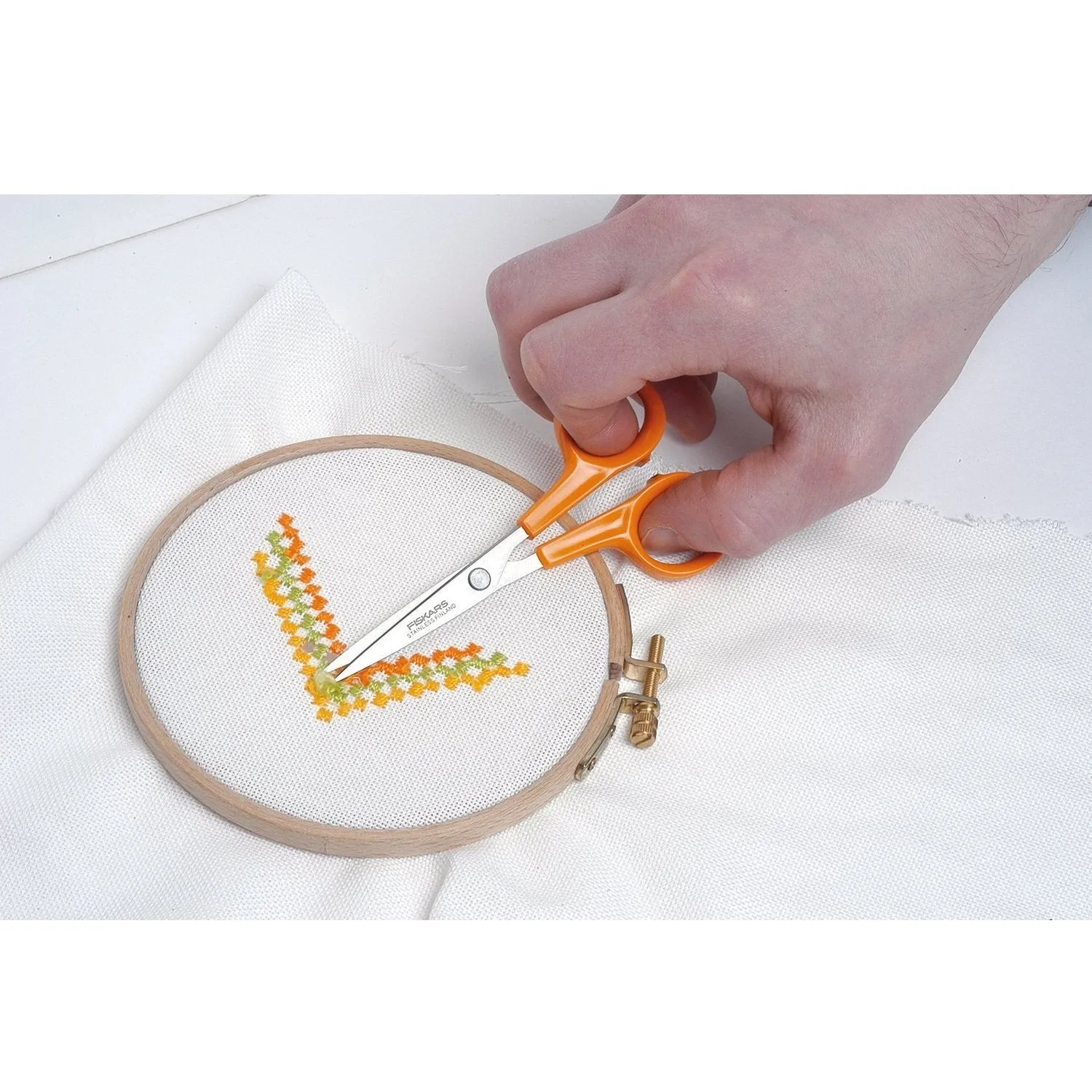 Fiskars Classic Embroidery Curved 10cm